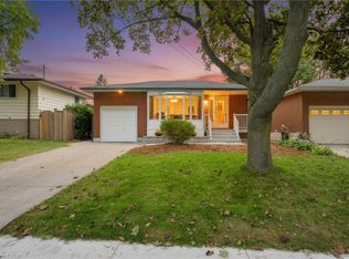 15 Clearwater Dr, Hamilton, ON L9C2K1
