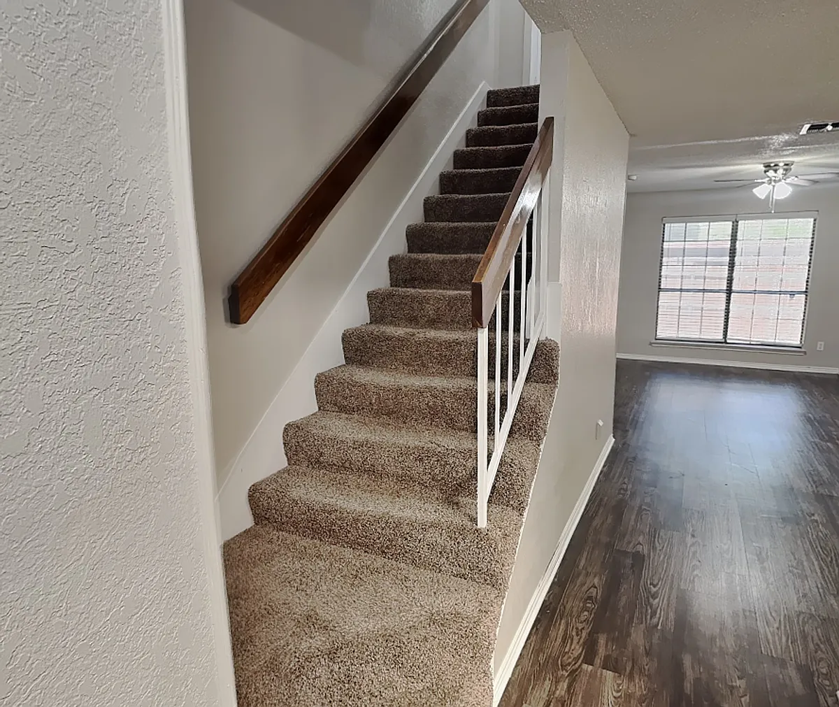 Building Photo - 7334 Kingswood Cir