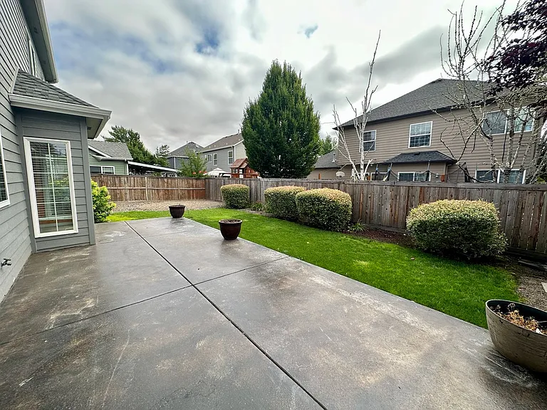 483 Yellowstone Dr S — Photo 23
