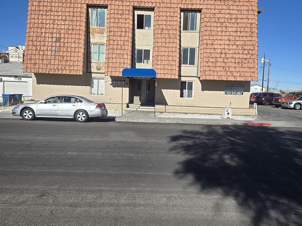 1st image of 305 N 10th St APT 12