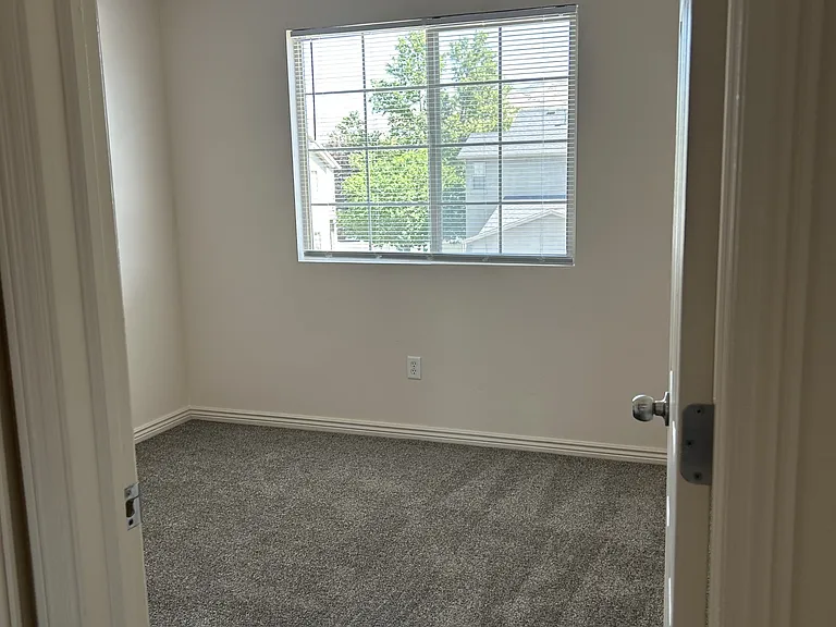 1st bedroom up