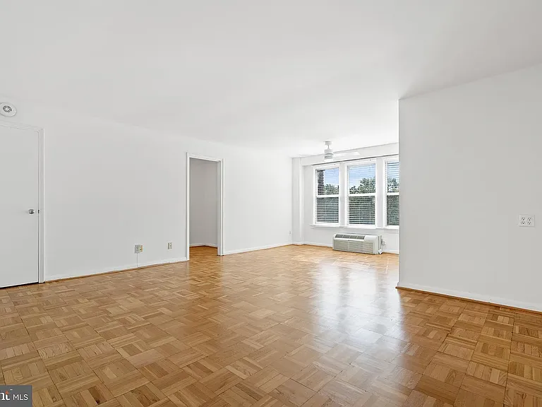 2500 Q St NW #424 — Photo 3
