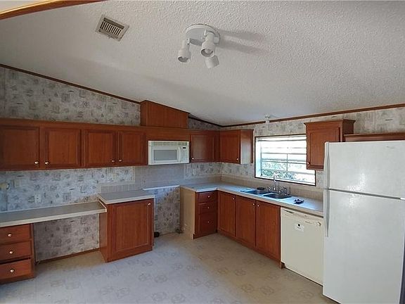 4th image of 7957 E Southlake Dr