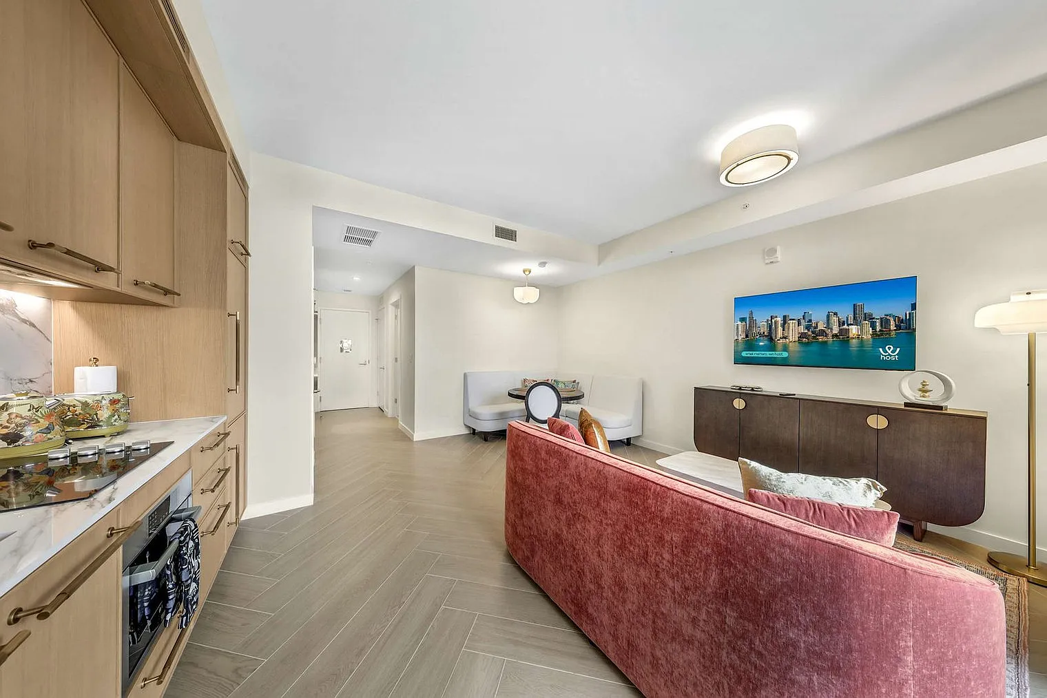 Studio, 1.0 bath, 613 sqft, $2,570 — Photo 2