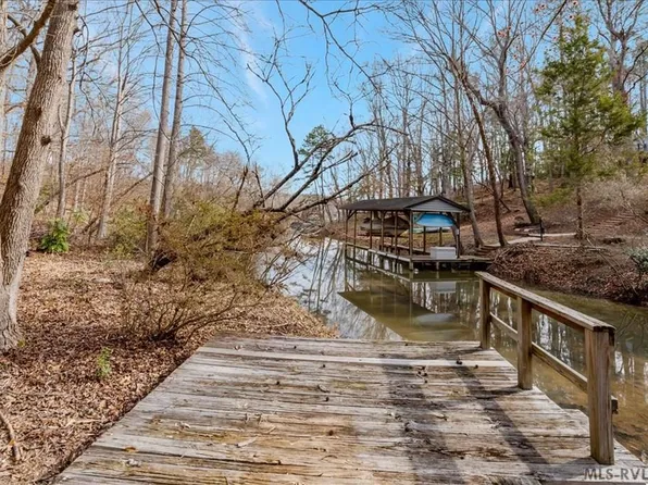 306 Forest Ct, Bracey, VA 23919