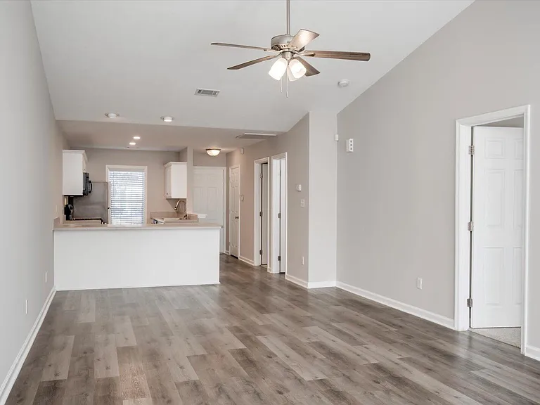 1216 Longpoint Dr — Photo 9