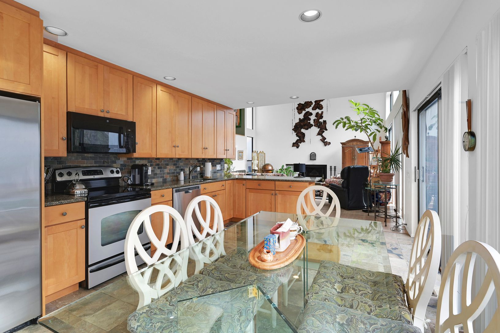  Kitchen with Stainless Steel and Granite Tops