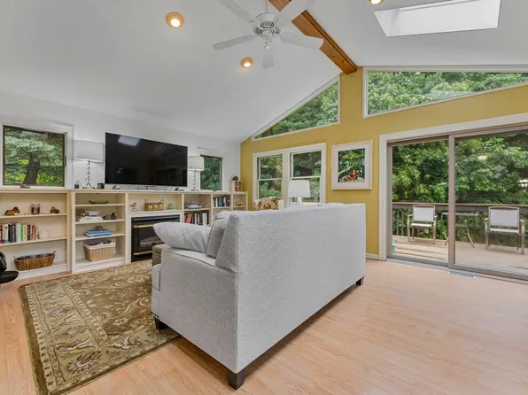 602 Highland Park Dr, Traverse City, MI 49686