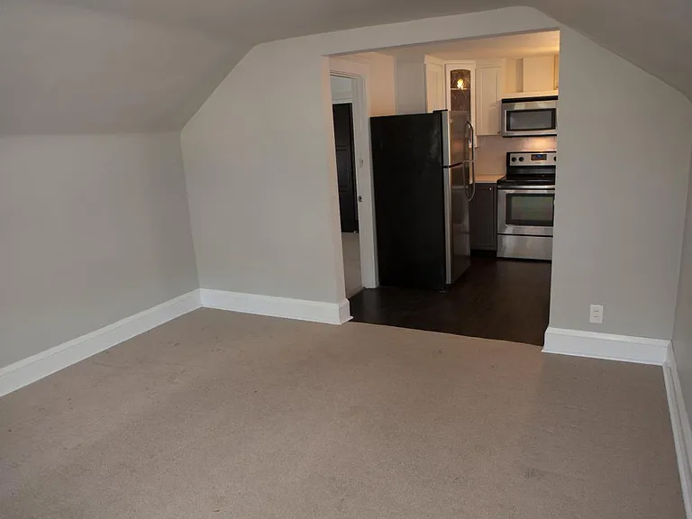 6406 Bradley Ave #UPPER — Photo 11