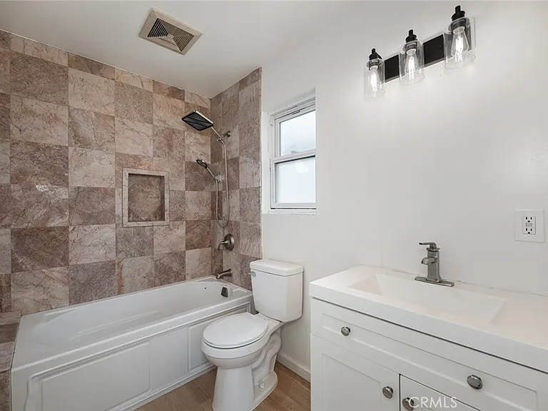 15147 Otsego St — Photo 31