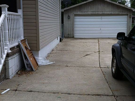 4th image of 3956 Bart Ave