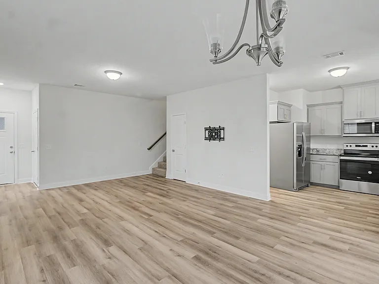 1246 Grayson Ave — Photo 5