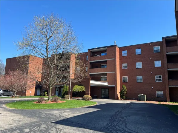 2850 Edgecliff Rd APT 35, New Kensington, PA 15068