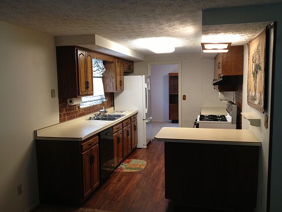 4th image of 6318 Larcomb Dr