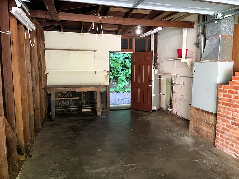 1467 Beverly Dr — Photo 14