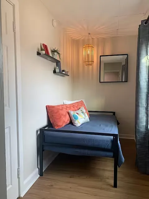 3 bed, 996 sqft, $2,195 — Photo 3