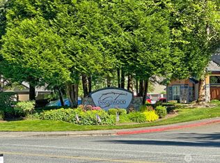 25025 SE Klahanie Blvd APT K102, Sammamish, WA