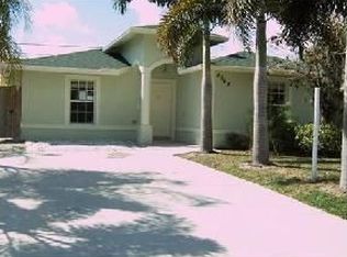4668 Cambridge St, Lake Worth, FL 33463