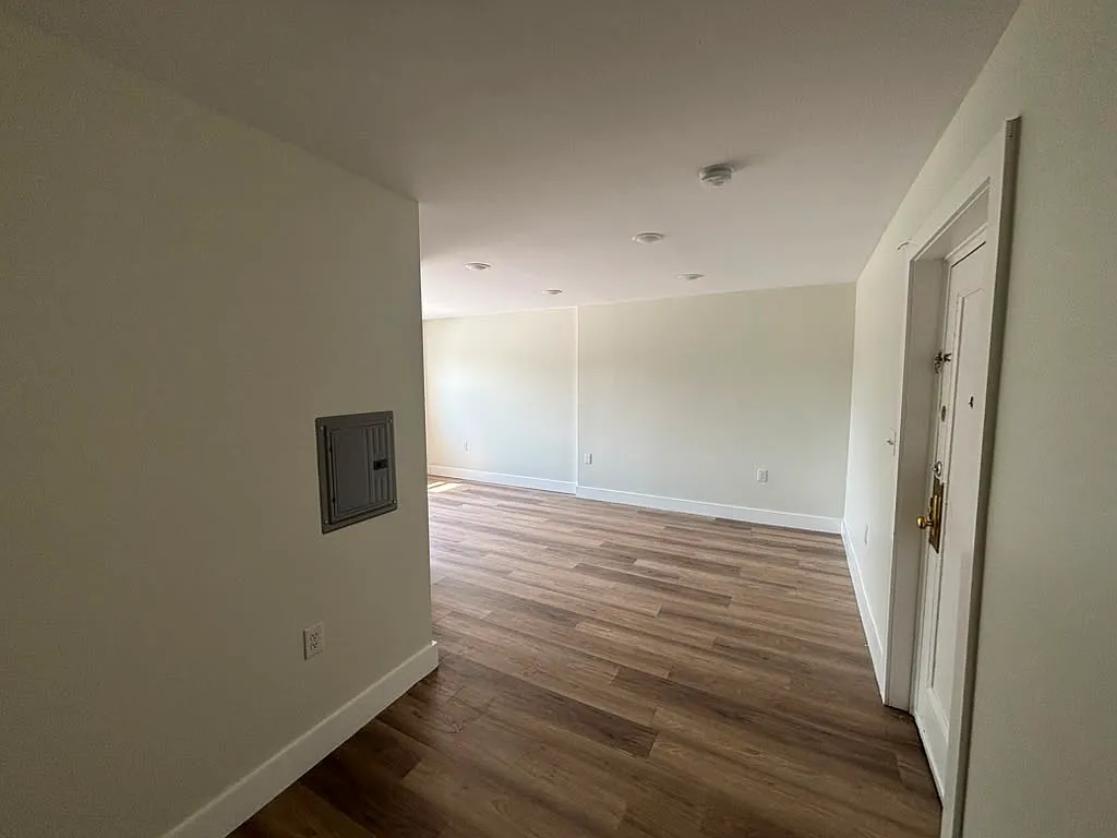 2505 John F. Kennedy Blvd — Photo 4