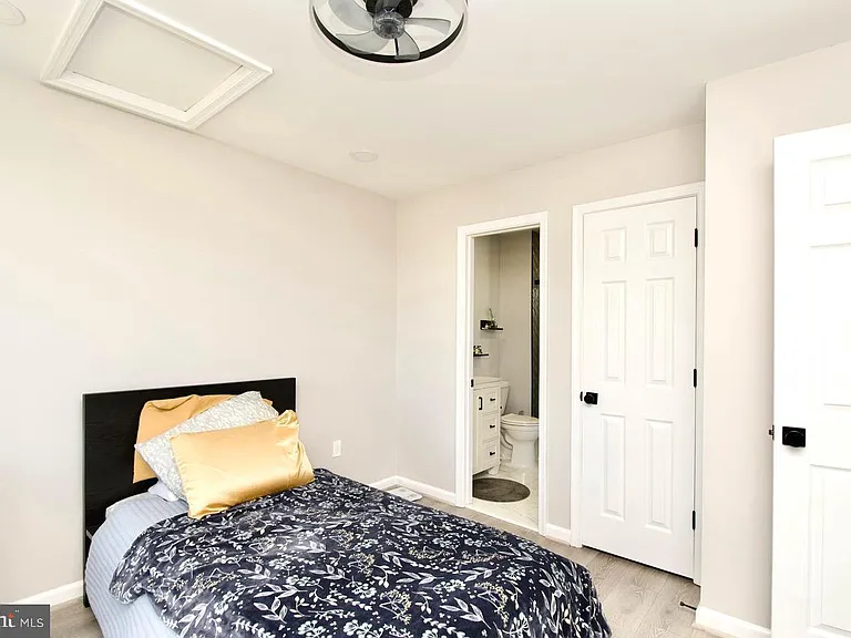 22908 Regent Ter — Photo 12
