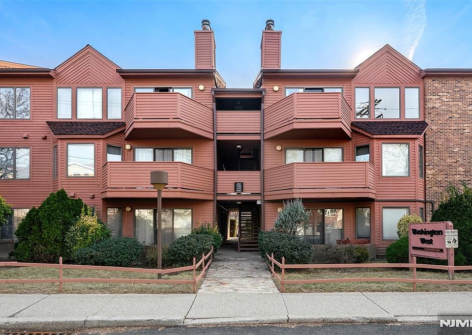 1st image of 218C Washington Ave #C