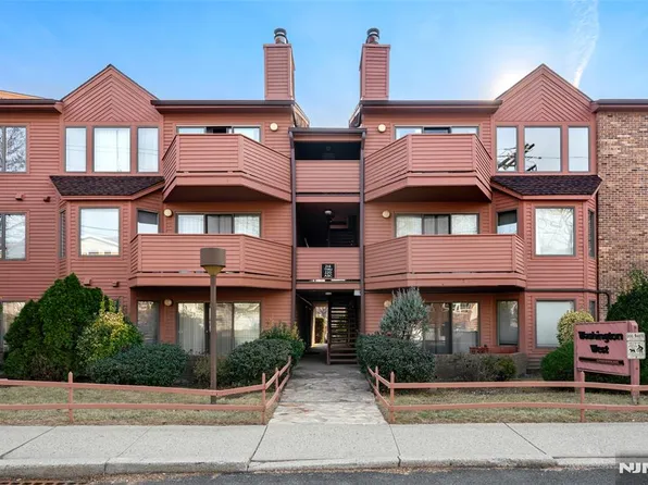 218C Washington Ave #C, Fort Lee, NJ 07024