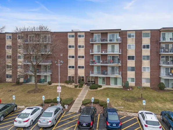 2900 Maple Ave APT 15B, Downers Grove, IL 60515