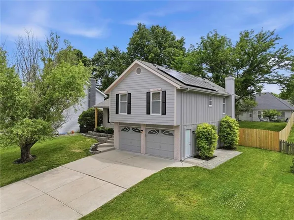 1617 Welleslay Ln, Liberty, MO 64068