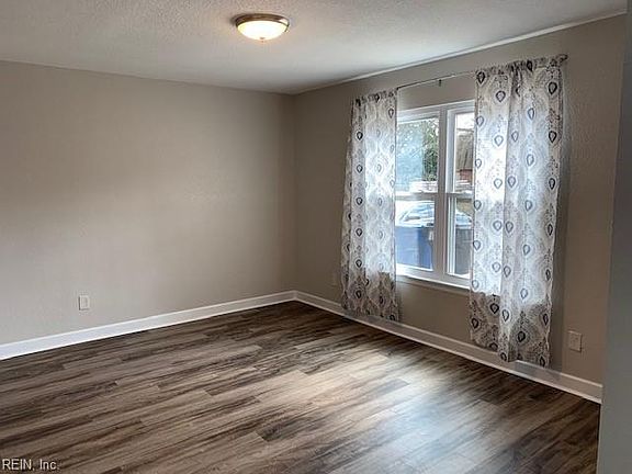 3rd image of 1117 Clydesdale Ln