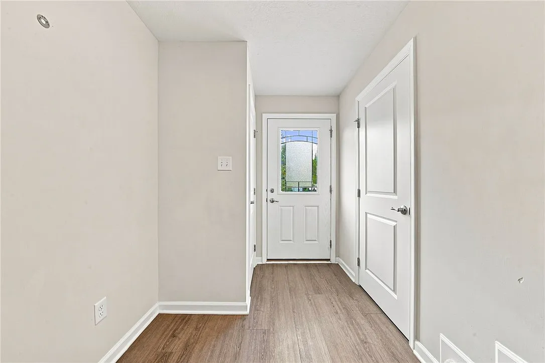 3 bed, 2.5 bath, 1539 sqft, $2,300 — Photo 4