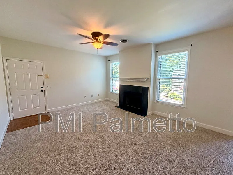 2 bed, 2.0 bath, 1300 sqft, $1,595 — Photo 2