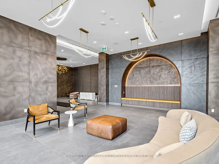 27 Korda Gate #Penthouse 101 — Photo 2