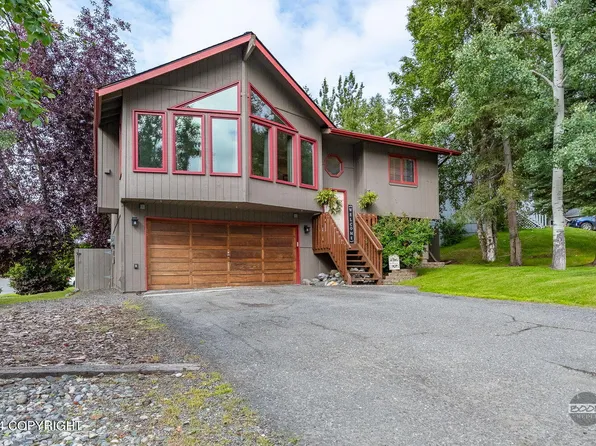 8806 Dome Cir, Eagle River, AK 99577