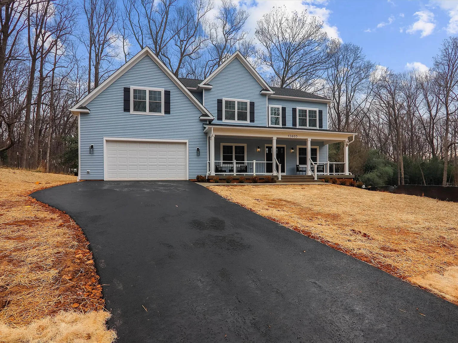6 bed, 3599 sqft, $6,300 — Photo 2