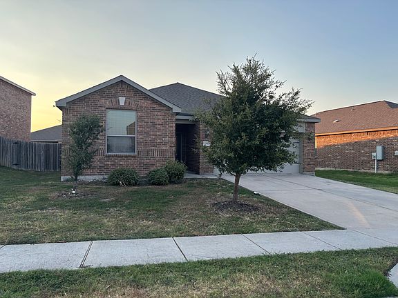 2nd image of 1540 Park Trails Blvd