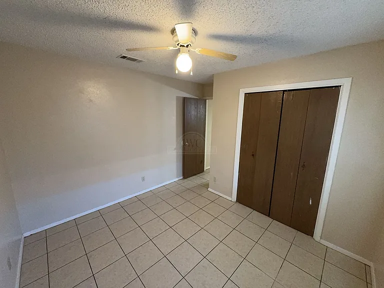2110 Hinkle Ave — Photo 10