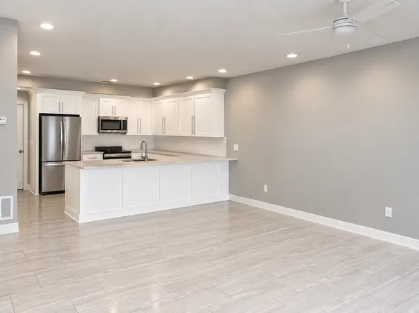 2342 SE Parkview Crossing Dr, Waukee, IA 50263