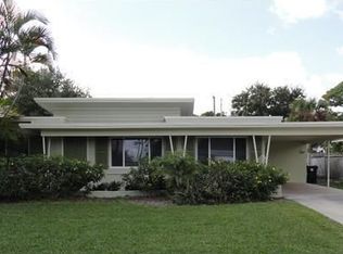 1221 S Palmway, Lake Worth, FL 33460