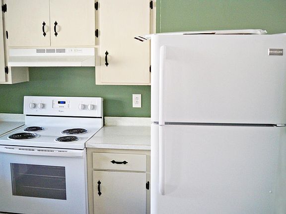 interior of 723; 725 same layout