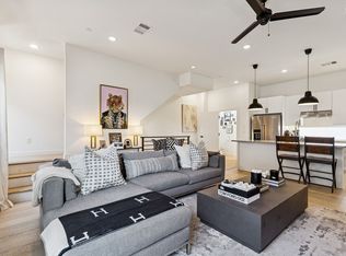 1507 N Garrett Ave Suite 202, Dallas, TX 75206