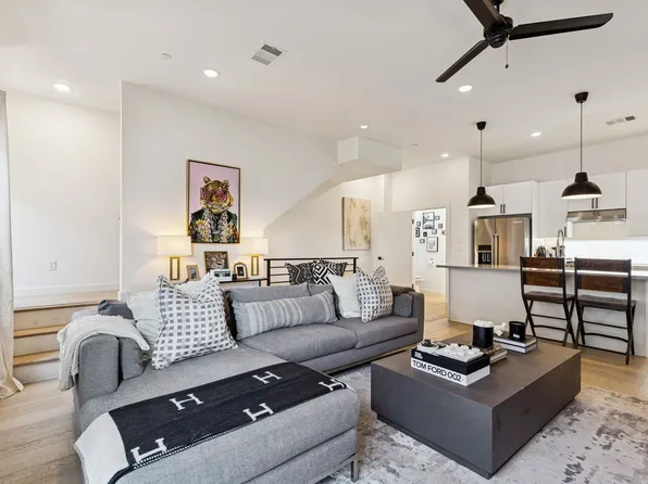 1507 N Garrett Ave Suite 202, Dallas, TX 75206