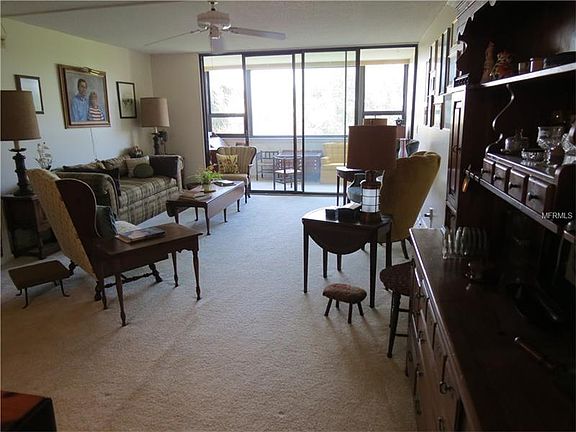 4th image of 2621 Cove Cay Dr Unit 301