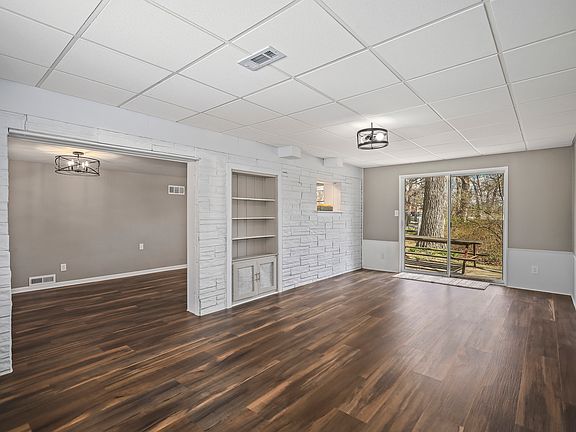 2nd image of 102 Picnic St