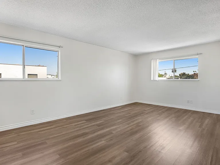 Casa Grande Apartments — Photo 9