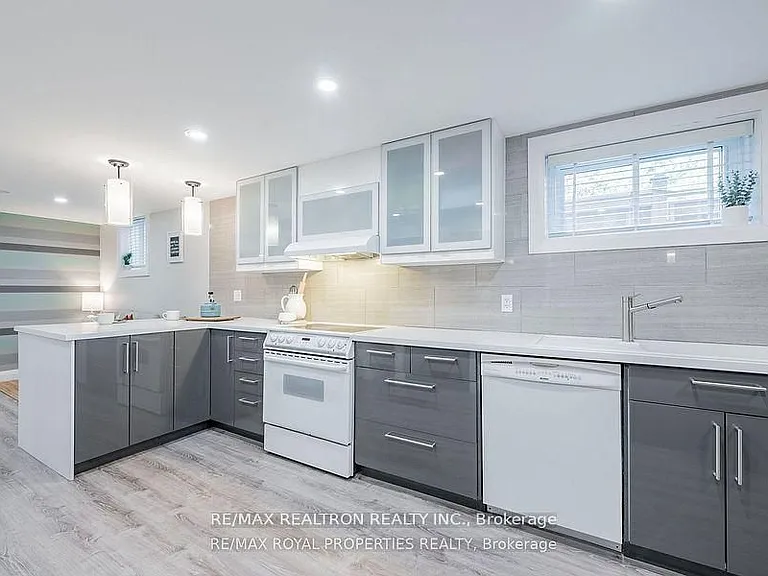 11 Cotton St #BASEMENT — Photo 3