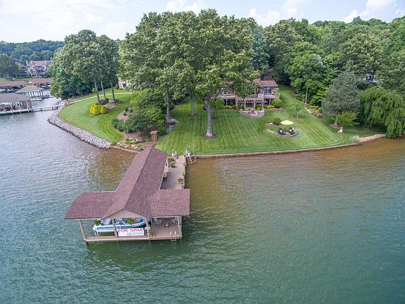 2nd image of 206 Retreat Ln