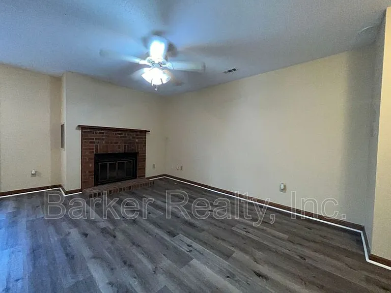 3239 Mill Run — Photo 3