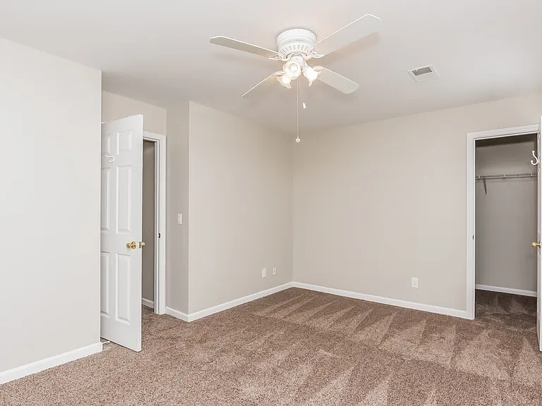 710 Weatherstone Trce — Photo 14