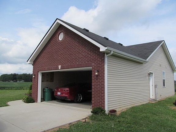 2nd image of 8473 Petrolia Ln