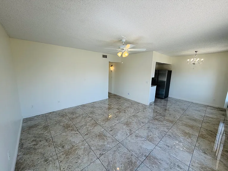 1364 Pattee Cir #C — Photo 6